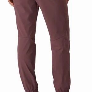 Arc'teryx Serres pant Mauve Color size 4.